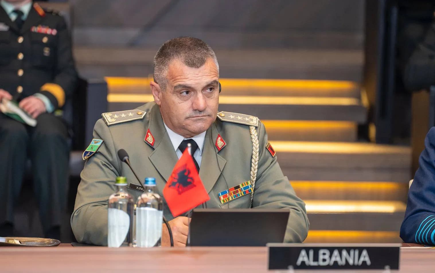 Kingji nga Komiteti Ushtarak i NATO-s: Shqipëria qëndron e palëkundur në ruajtjen e sigurisë rajonale