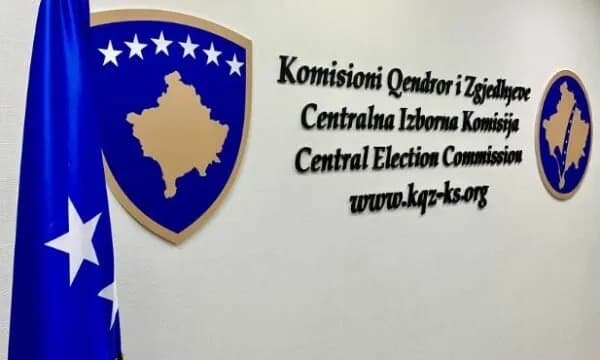 KQZ sqaron votuesit me postë për njoftimet që po pranojnë me sms dhe e-mail