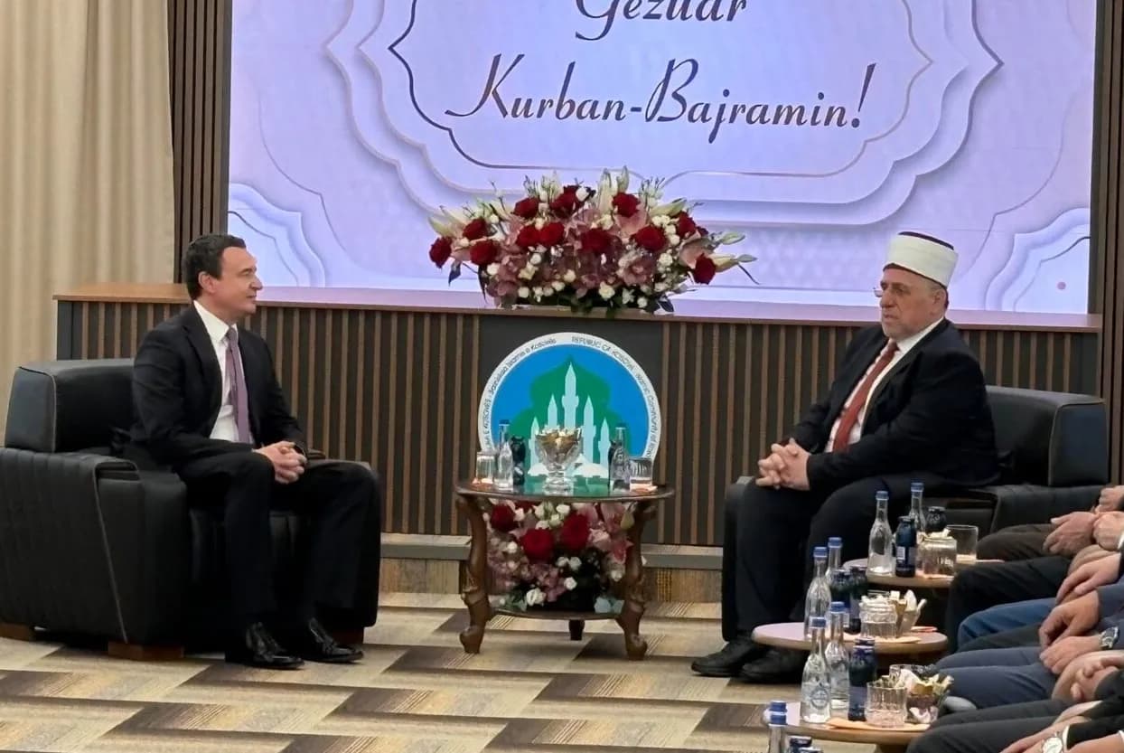 Kurti shkon për Bajram në BIK: Sakrifica na ka sjellë liri dhe prosperitet
