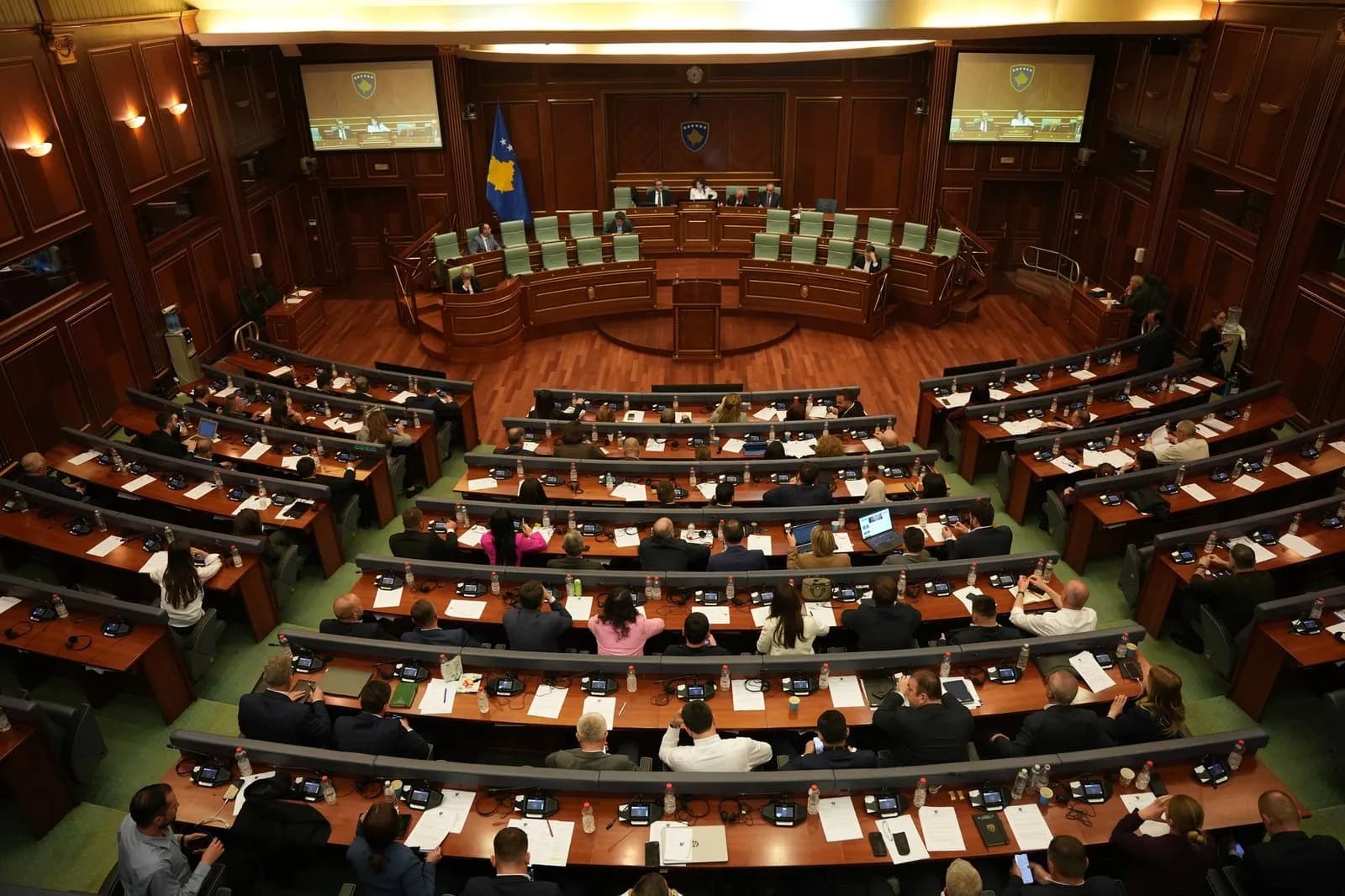 Legjislatura e dhjetë e Kuvendit, “ndër më të dobëtat”, sipas monitoruesve