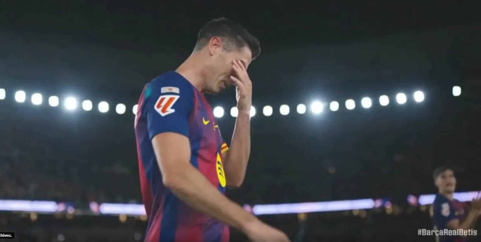 Ndeshja e fundit në “Camp Nou”, Lewandowski largohet me lot në sy