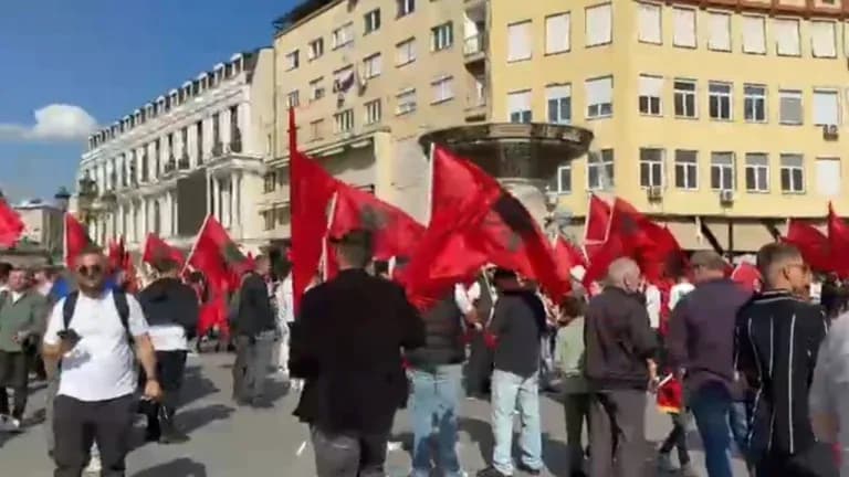 Nis grumbullimi për protestën për gjuhën shqipe, studentëve në Maqedoninë e Veriut i bashkohen dhe ata nga Kosova