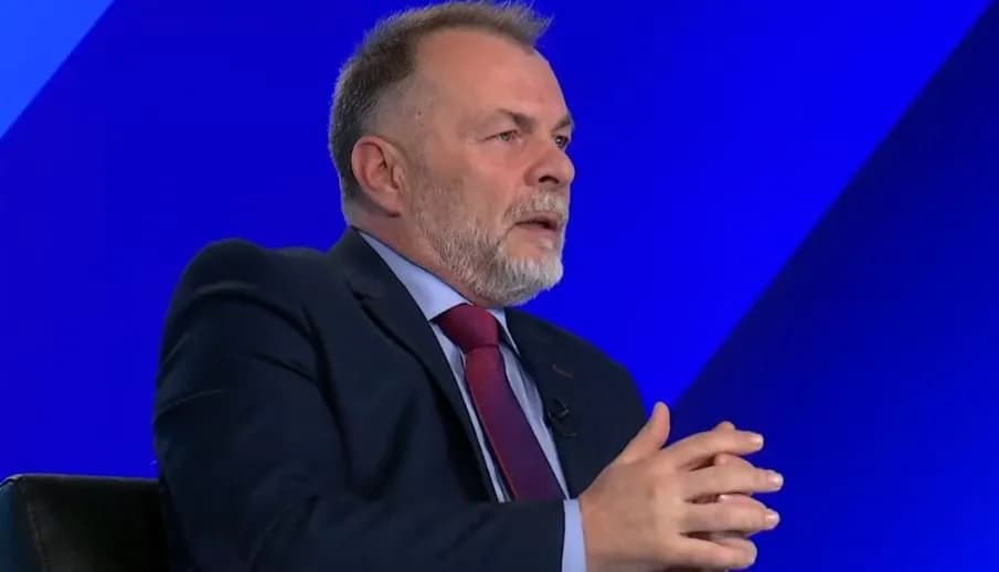 Paçarizi ironizon: LVV-ja s’ka nevojë me publiku listën, mjafton që është Kurti – të tjerët janë jo relevantë