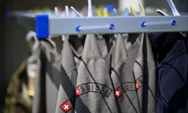 Partitë zvicerane skeptike ndaj rritjes së TVSH-së për shpenzimet e ushtrisë