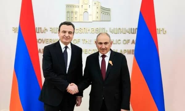 Presidenti armen njofton për takimin me Kurtin në margjina të Samitit të EPC: Nënvizuam rëndësinë dialogut dhe bashkëpunimt