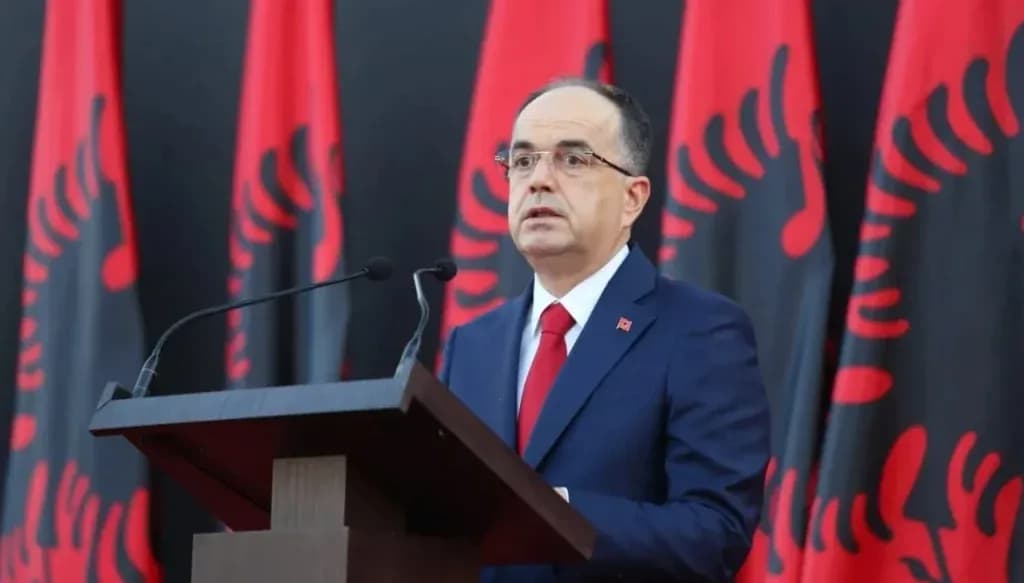 Presidenti Begaj uron Bajramin nga qyteti i shenjtë i Mekës