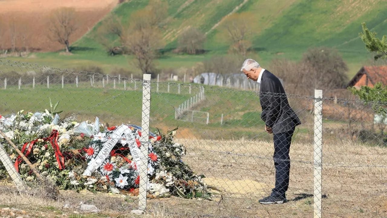 Thaçi flet humbjen e babait: Dhimbjen e lotët i përjetova duke parë varrimin në TV