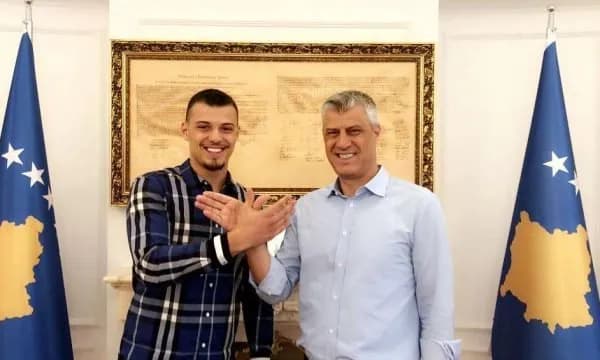 Thaçi tregon se çka bisedoi me Endritin dhe prindërit para se të nisej për në Hagë