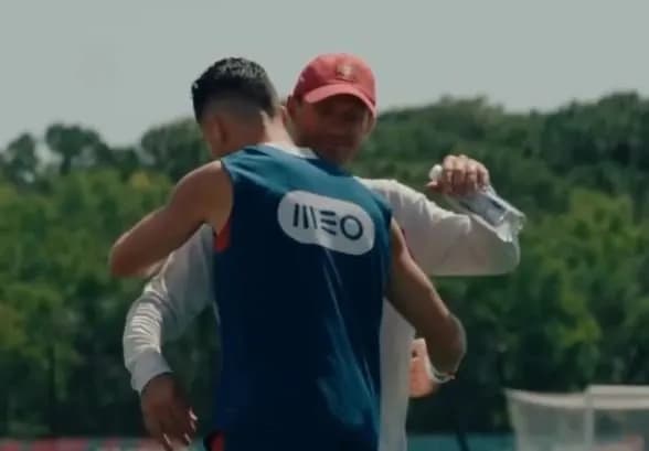 Carvalhos-it i vdiq babai, legjenda s’largohet nga kampi i Portugalisë