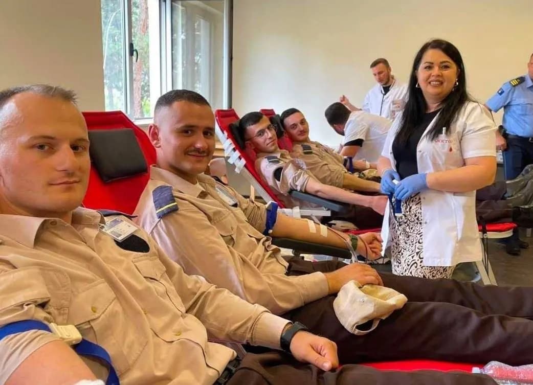 Djali i Afrim Bunjakut bashkohet me 298 kadetë në aksionin human për dhurim gjaku