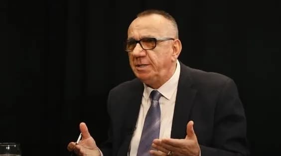 Enver Hasani: Haxhiu si u.d e Presidentit nuk mund ta mandatojë kryeministrin e ri