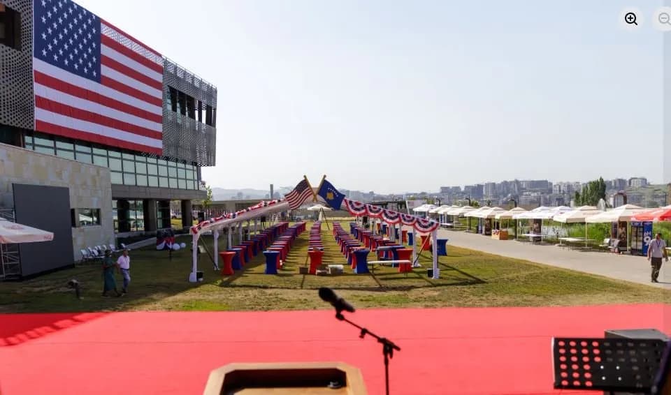 “Festojmë me miqtë tanë kosovarë”, ambasada amerikane gati për festën e 250-vjetorit të pavarësisë