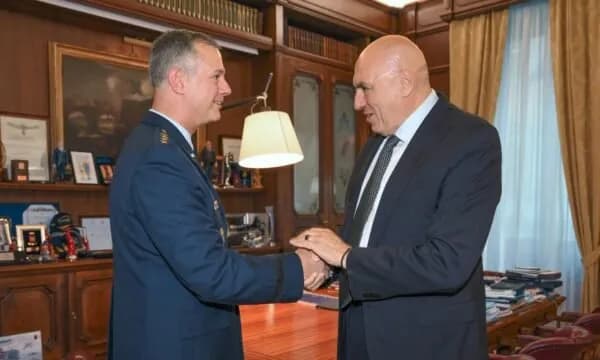 Komandanti i Forcave Aleate për Evropë shkon për diskutime në Romë – temë qendrore “aktivitetet e NATO’s” në Kosovë