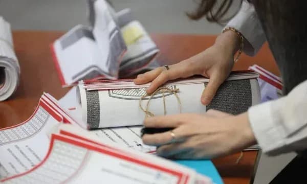 KQZ del me detaje për votat me postë, tregon sa janë numëruar e sa janë anuluar në procesin e verifikimit