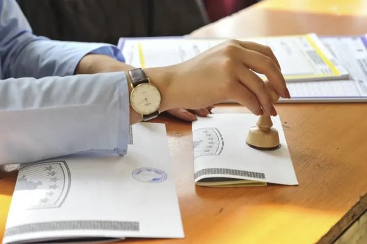 Ku po votohet më shumë e ku më pak? Dalin shifrat e fundit të KQZ-së