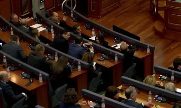 Nga PDK kategorik kundër një koalicioni me VV-në: S’duhet negociuar me ta për asnjë pozitë