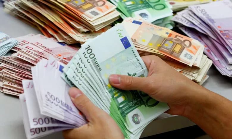 Nga sot, transaksionet mbi 2 mijë euro duhet të kryhen vetëm përmes bankës
