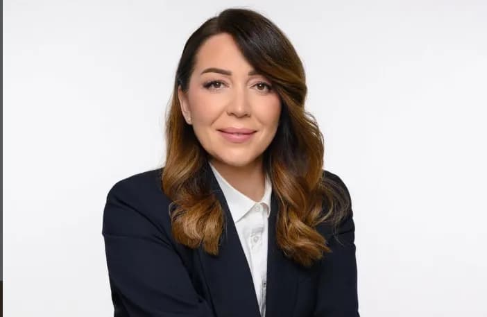 Nuk siguroi një ulëse në Kuvend, reagon Adelina Thaçi