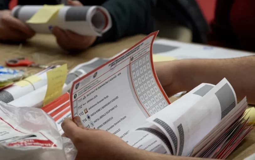 Numërimi i votave me postë drejt fundit, kjo parti vazhdon të prijë bindshëm