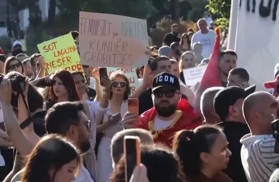 NY Times raporton për protestat në mbrojtje të Zvërnecit: Po shtohen kundër projektit të lidhur me dhëndrin e Trump