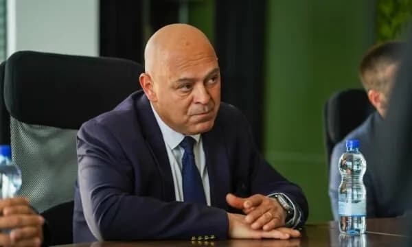 Pjesëmarrja e ulët në zgjedhje, Gjini: Protestë për stagnim
