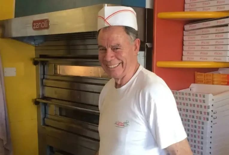 Pronari i një picerie italiane refuzon të japë pica falas, burri e vret me thikë