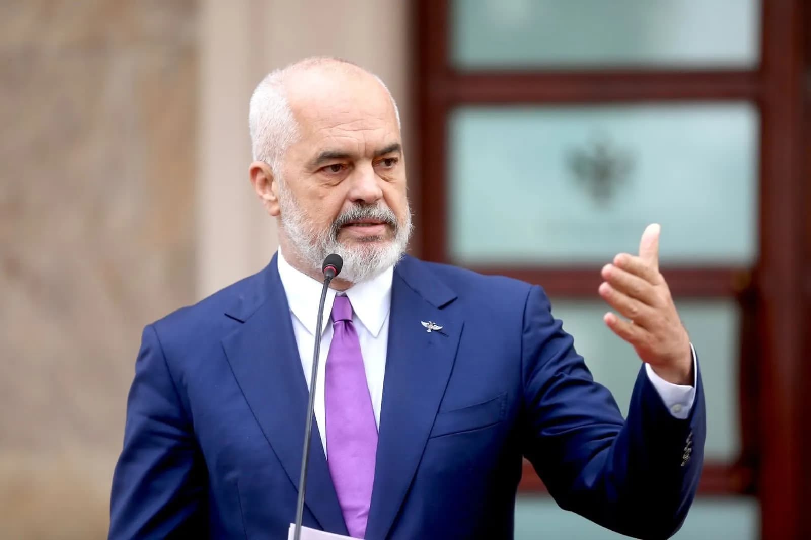 Rama për Reuters: Shqipëria do vazhdojë ndërtimin e resortit luksoz pavarësisht protestave