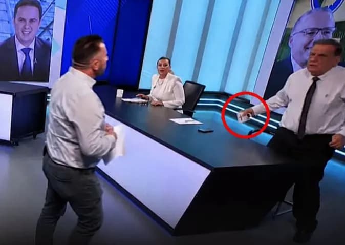 Eskalon debati: Një panelist i turret analistit Nexhmedin Spahiu, ai e kap tasin në dorë