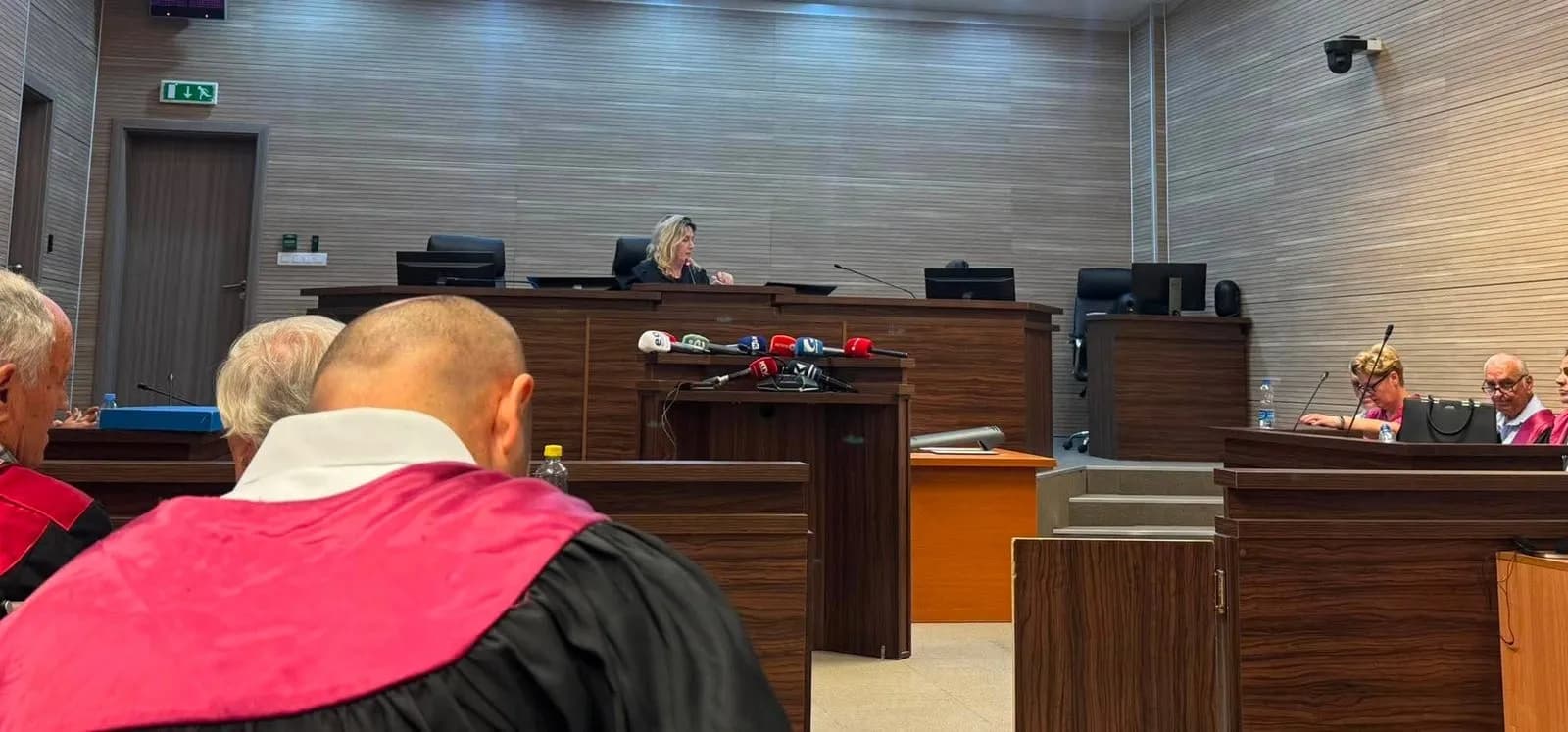 Fillon gjykimi ndaj 21 të akuzuarve për Masakrën e Reçakut
