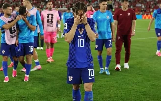 Fund i një epoke: Modric përlotet në lamtumirën e tij nga Botërori me Kroacinë