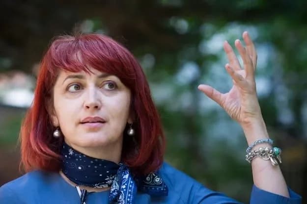 Hoxha: PDK-ja nuk do të japë votë blanko për kandidatin e Kurtit për president
