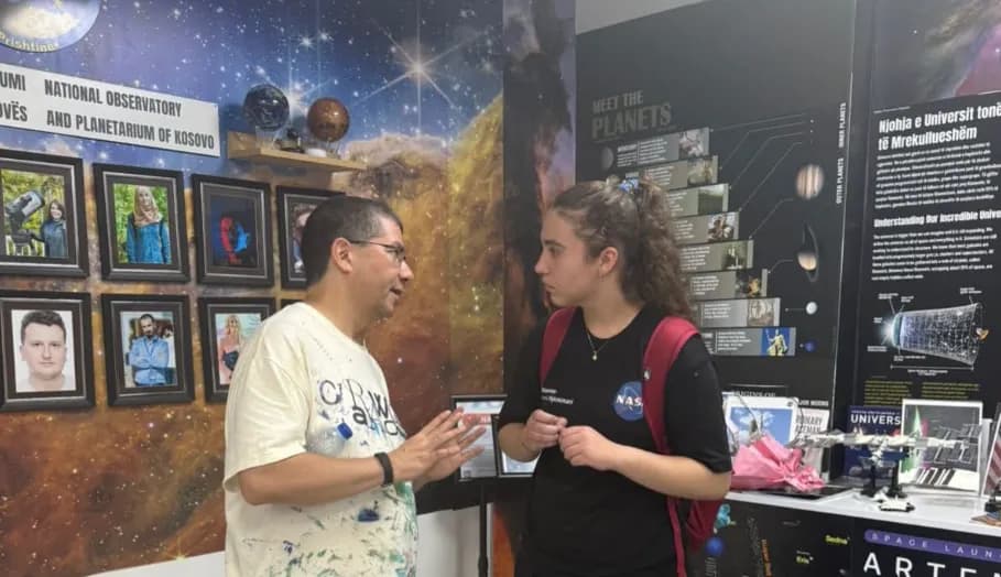 Kjo është 14-vjeçarja kosovare që prenzantoi punën e saj në astronomi para ekspertëve të njohur ndërkombëtarë