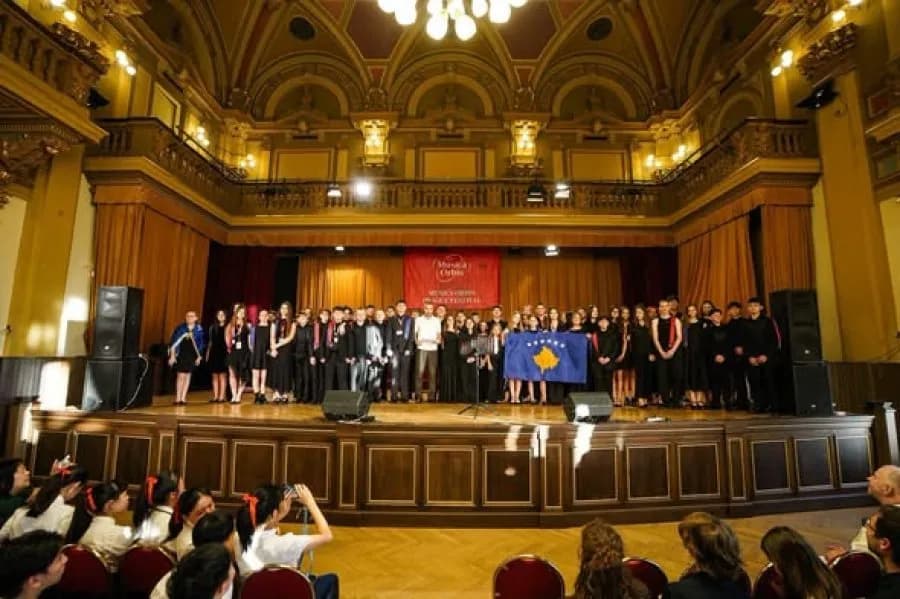 Kurti uron Orkestrën “Amadeus” për suksesin në festivalin ndërkombëtar