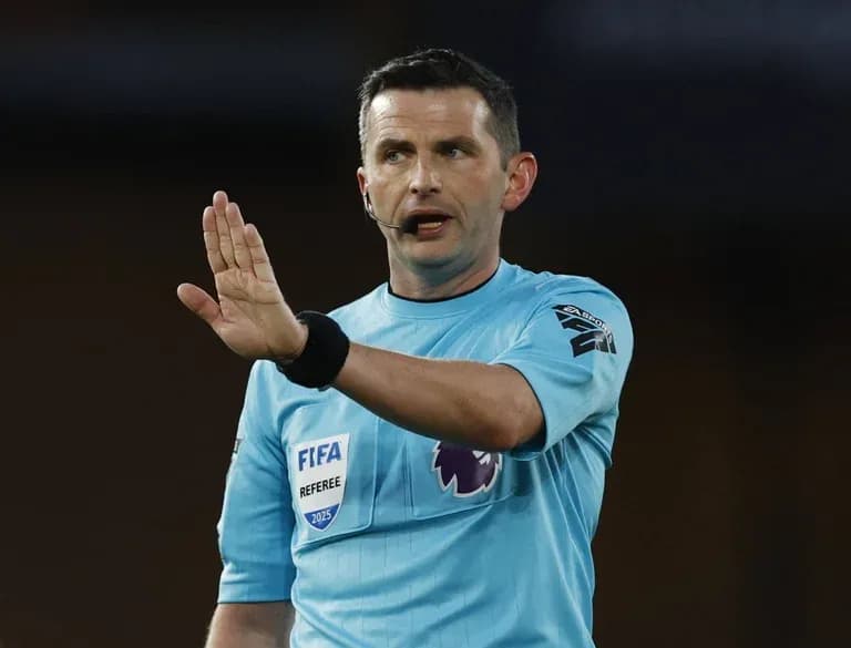 Michael Oliver rrezikon të humbasë finalen e Botërorit nëse shkon Argjentina