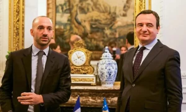 Ministri francez nesër në Kosovë, do të pritet nga Konjufca
