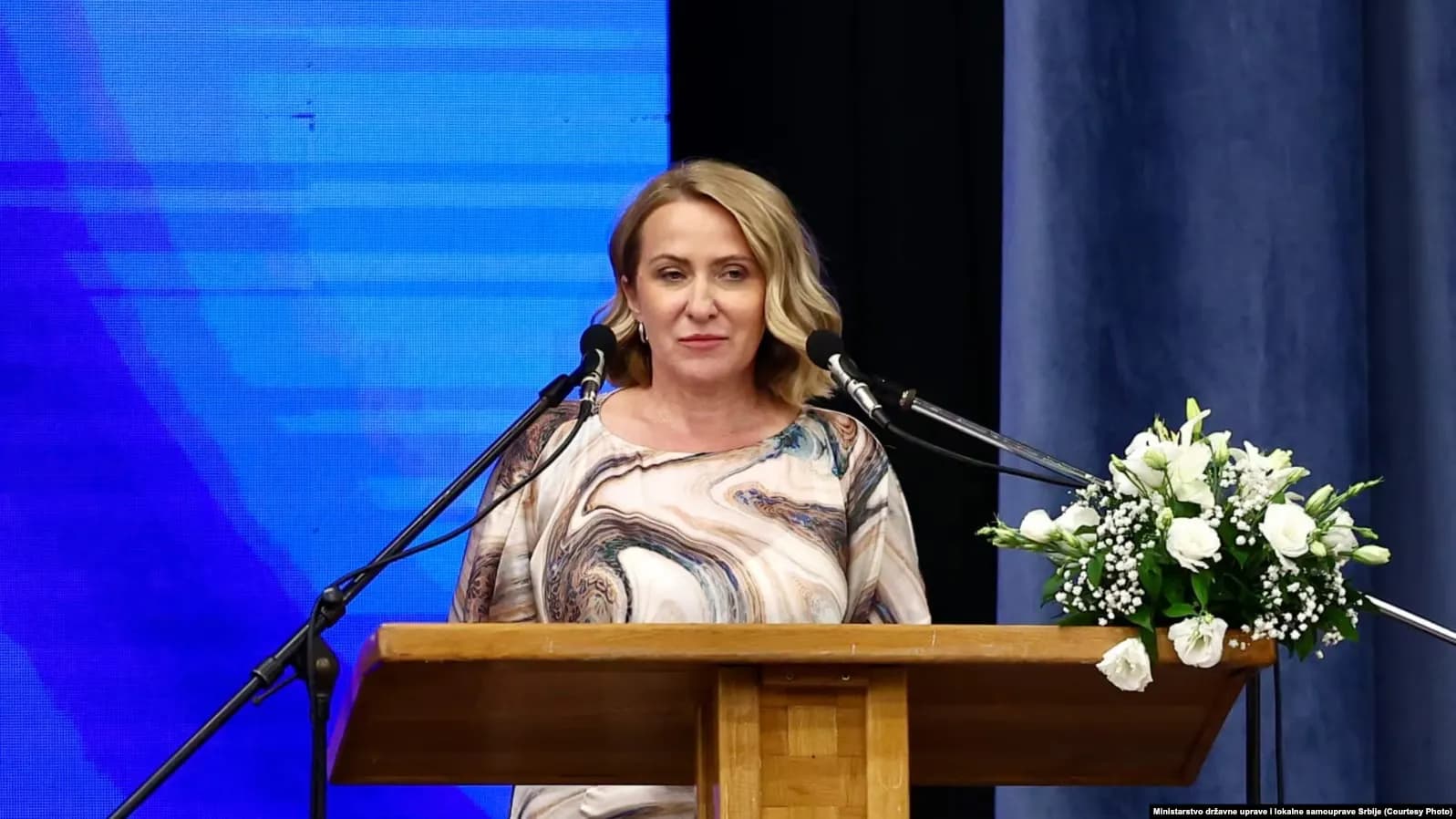 Ministrja serbe që foli për spastrim etnik të shqiptarëve, merr pagë drejtoreshe në një institucion të mbyllur në Kosovë