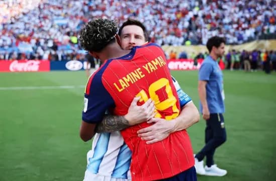Momenti që preku botën e futbollit: Çfarë i tha Messi, Yamalit pas finales?