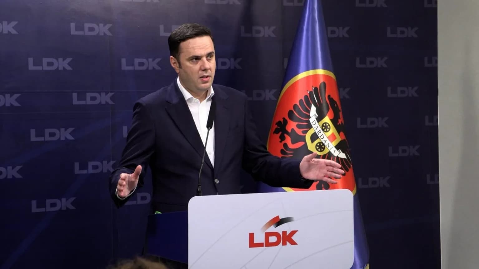 Nisma për shkarkimin e Abdixhikut: Dorëzohen nënshkrimet për thirrjen e Kuvendit të LDK-së