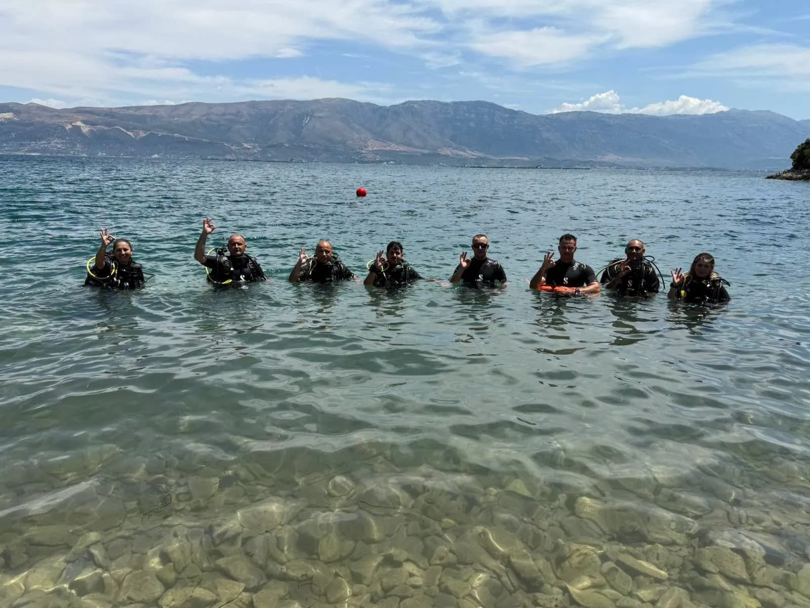 Pjesëtarë të FSK-së përfundojnë me sukses trajnimin e zhytjes në Republikën e Shqipërisë