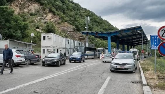 Rritet fluksi në pikat kufitare, deri në një orë pritje në Muçibabë dhe te Dheu i Bardhë