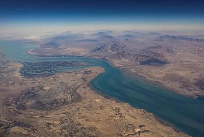 ShBA: Ngushtica e Hormuzit është e hapur, Irani nuk e kontrollon atë