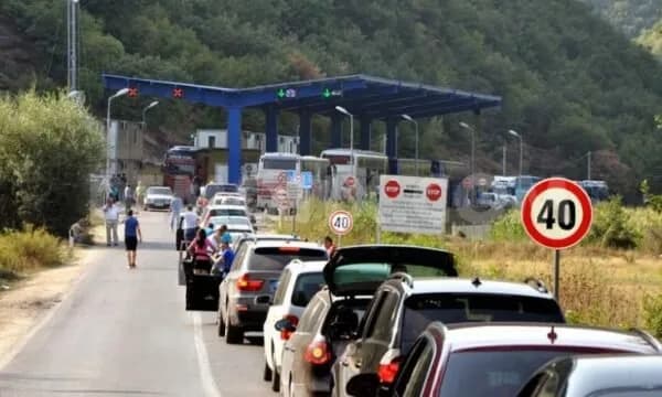 Shtohen kolonat në kufijtë e Kosovës, kjo është gjendja aktuale