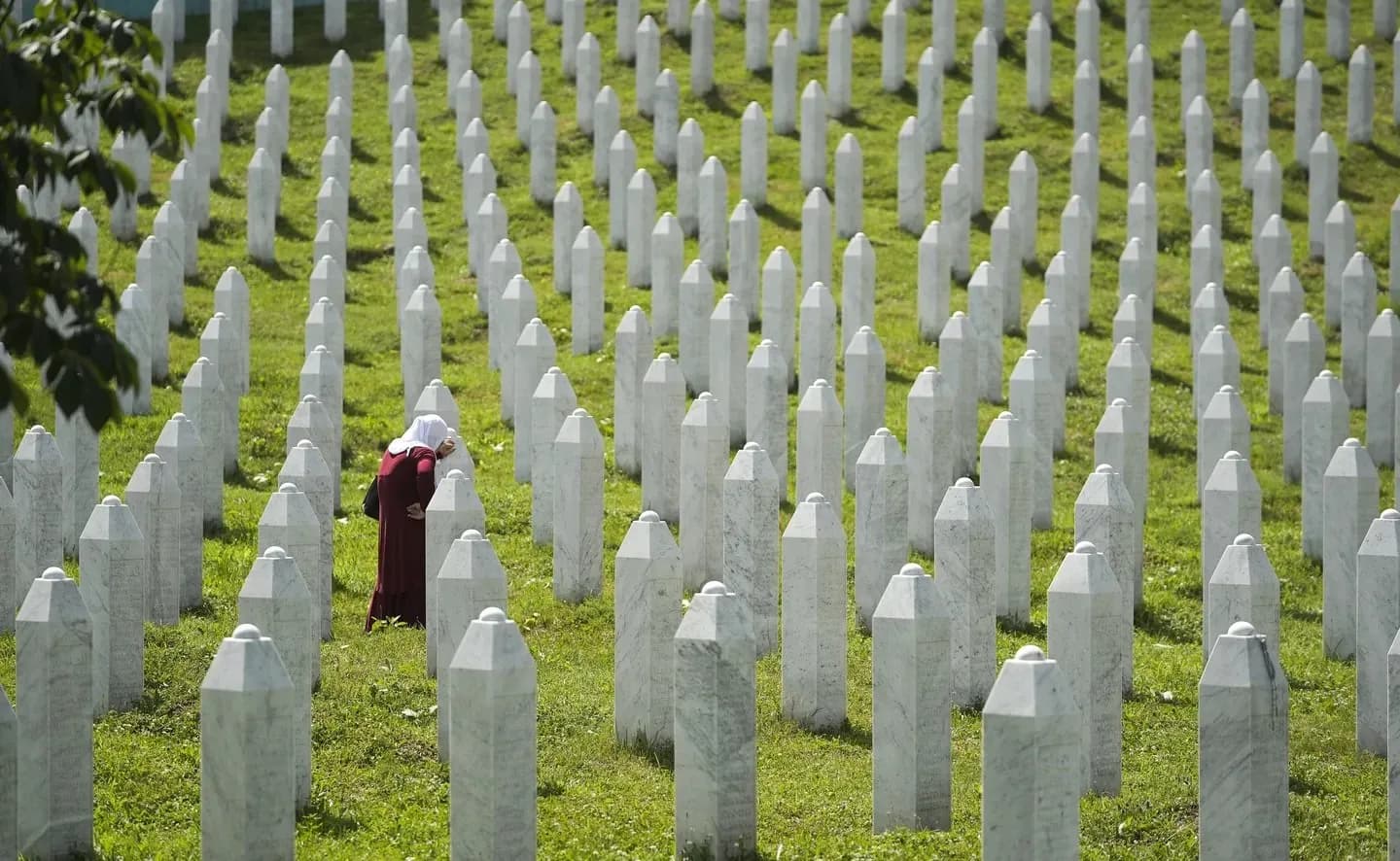 Turqia kujton Srebrenicën, thotë se mbetet zë i të shtypurve – edhe i Kosovës