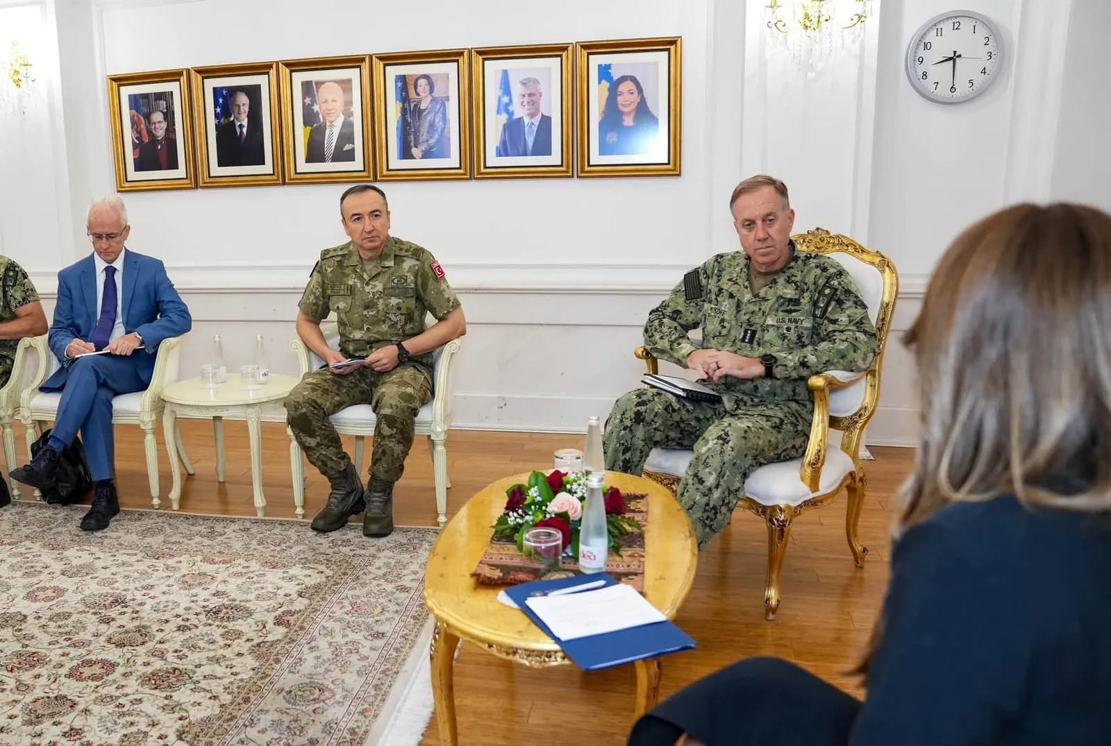 Haxhiu pret admiralin Wikoff: Kosova mbetet e orientuar drejt NATO-s