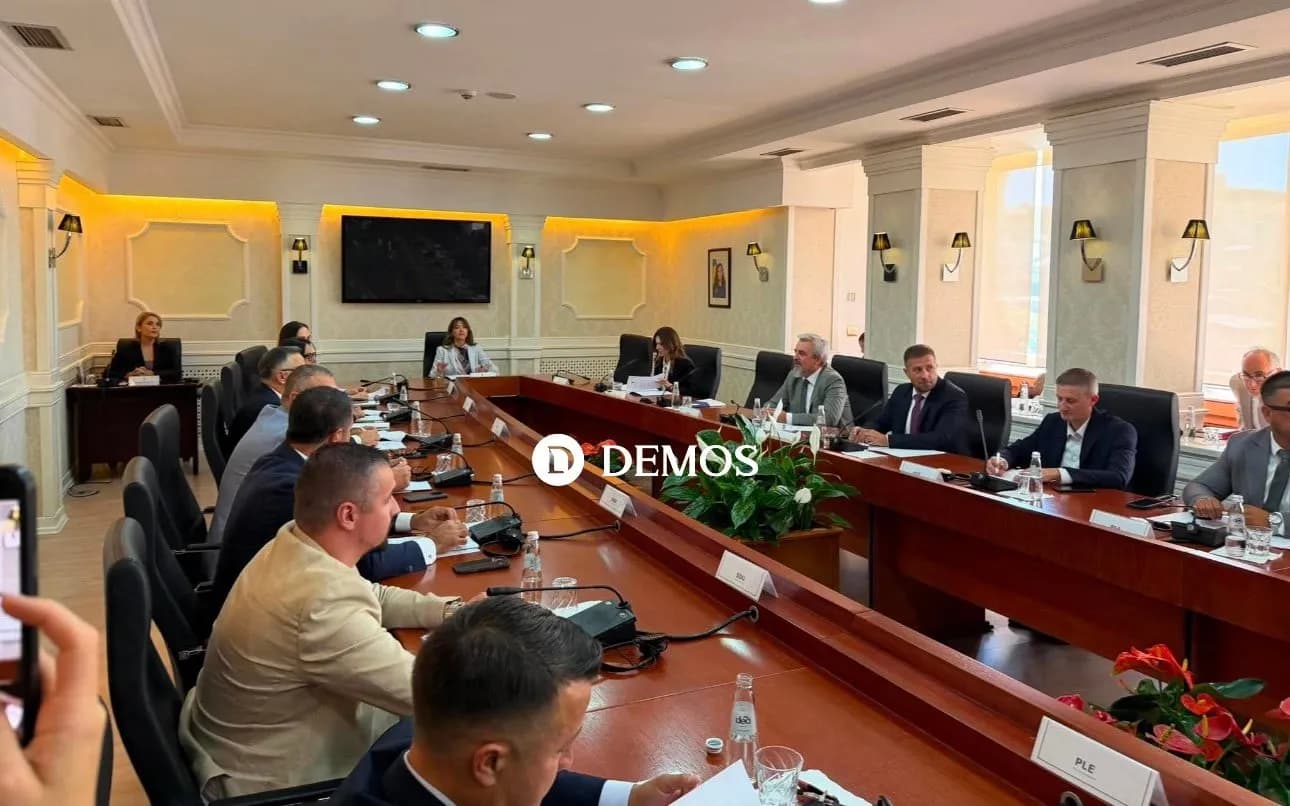 Nis takimi i Haxhiut me përfaqësues të partive për përgatitjen e seancës konstituive