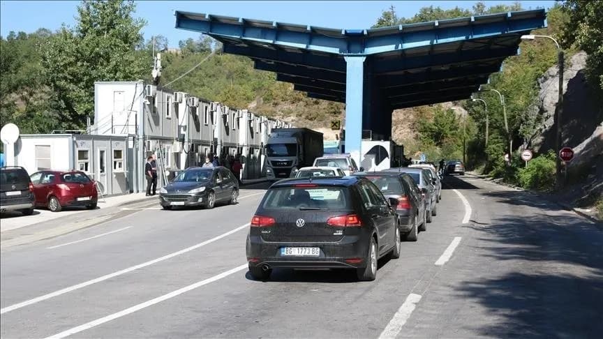Pritje deri në një orë e gjysmë në kufi, më e ngarkuara pika në Jarinjë